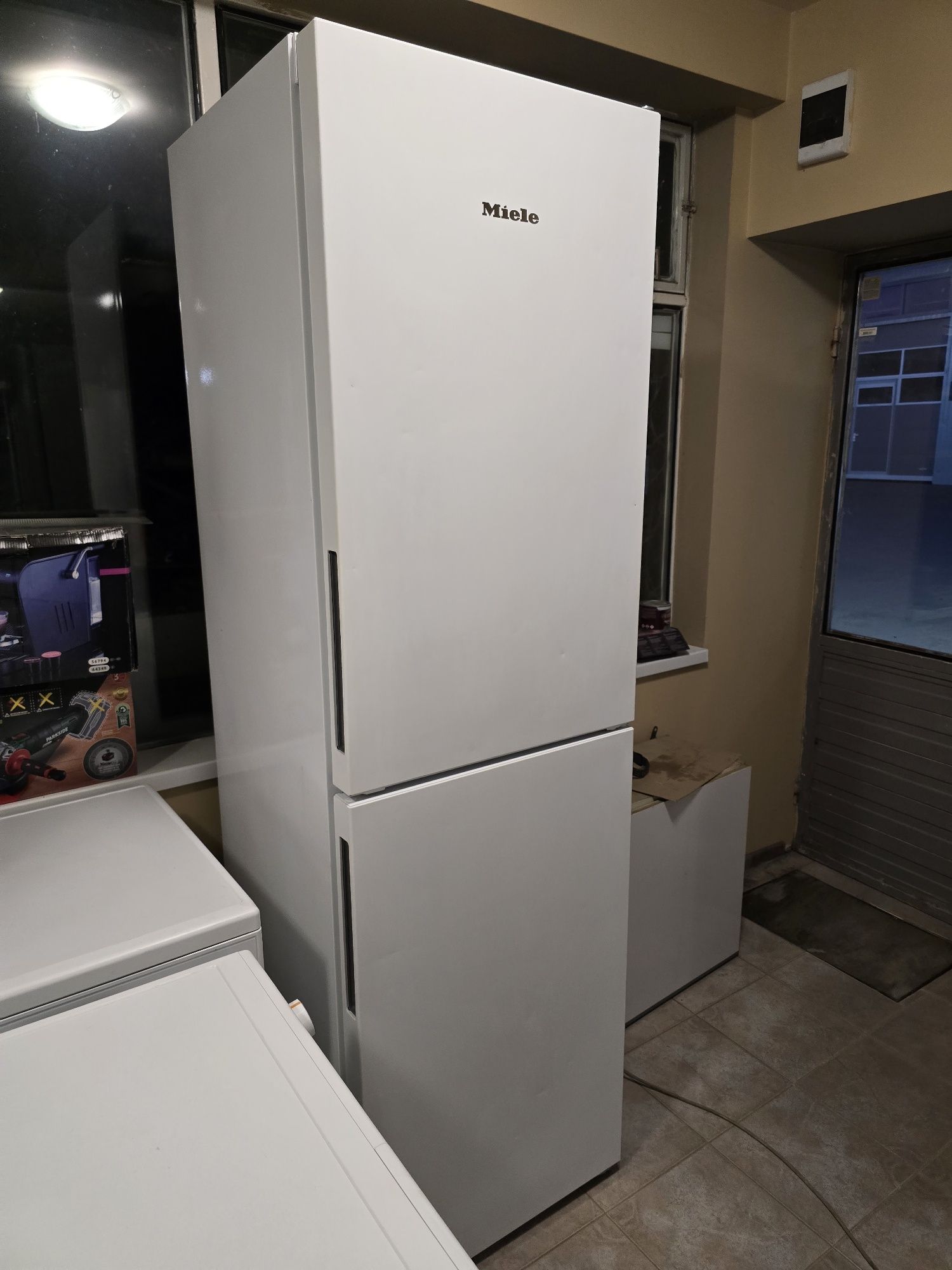 Хладилник с фризер Miele 2м