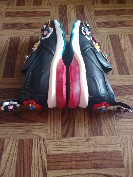 Adidasi cu foricele marimea 36 preț 38 lei