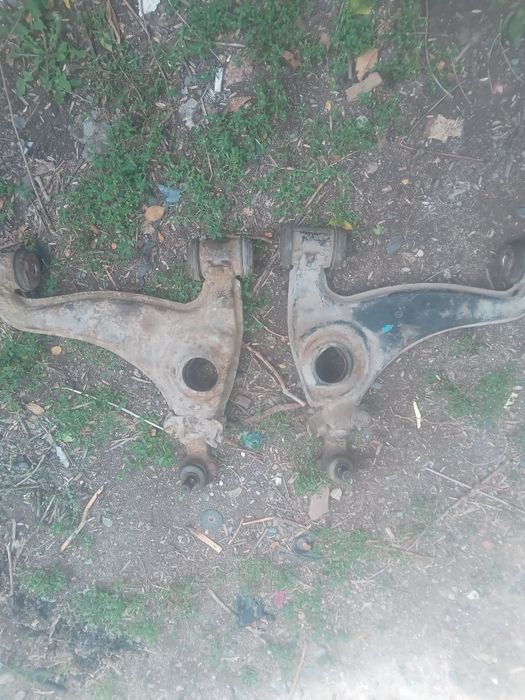 Продам тормозные диски,кардан   привода  рычаги ступицы стойки,  редук