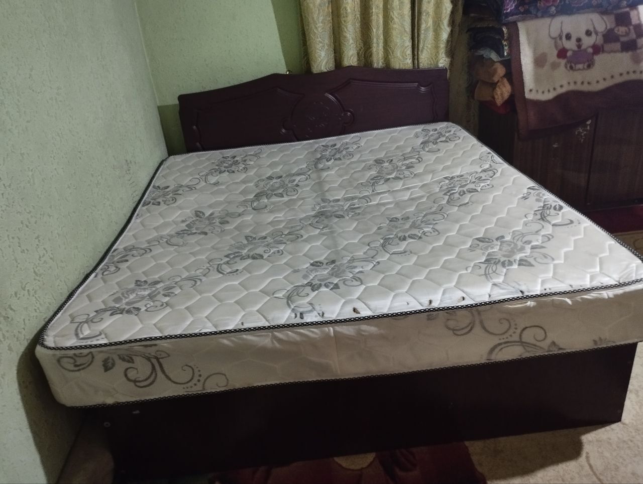 Krovat matras spalniy