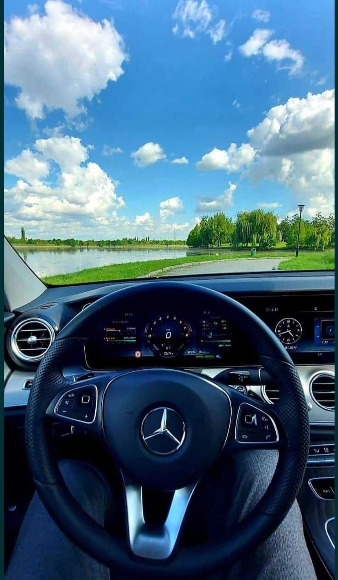 Vând Mercedes E350E Hybrid Benzină