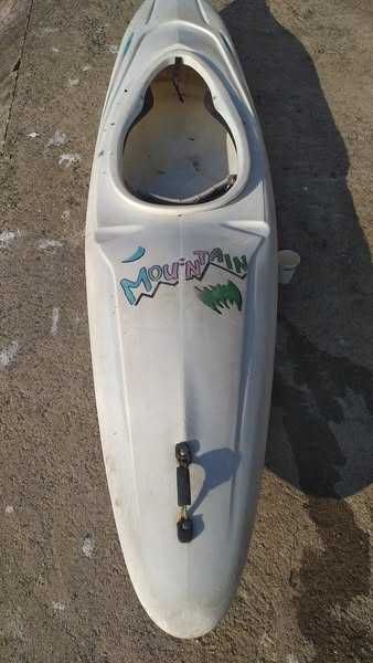Продавам едноместен каяк