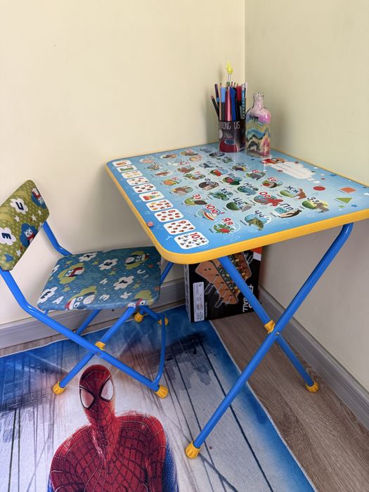 Столик и стул для малышей