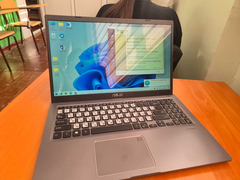 Продаётся ноутбук