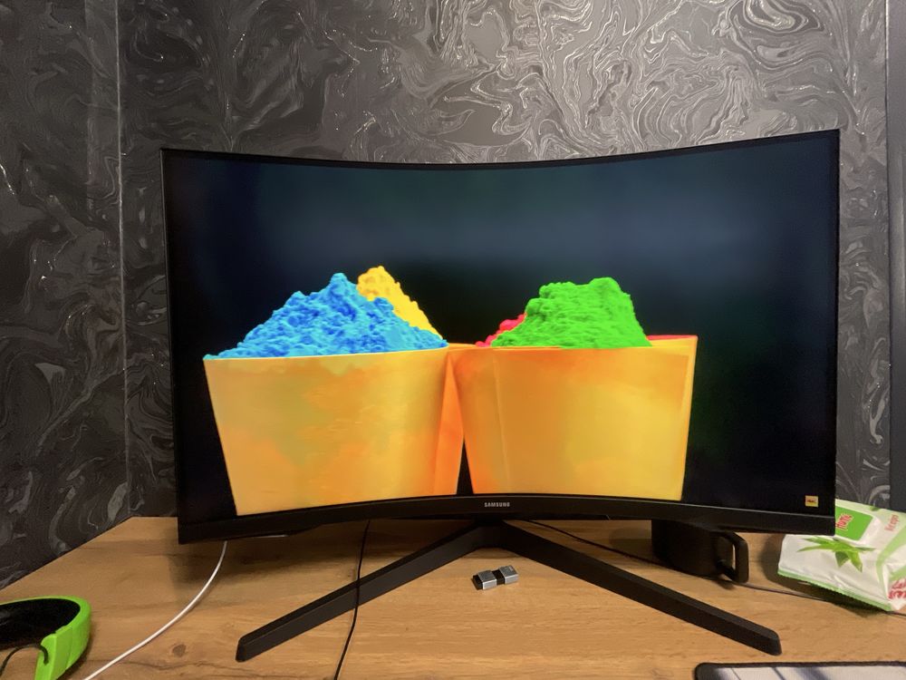 Samsung odyssey G5 2K 32d 165hz curved