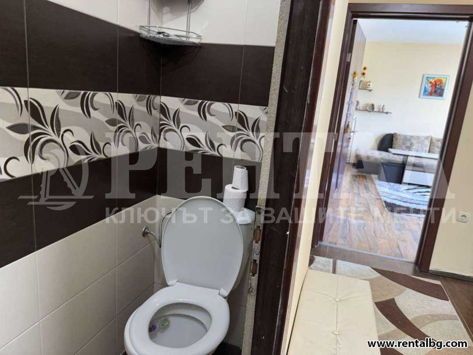 Дава се под наем Тристаен апартамент в Пловдив, Център - 100 кв.м за 459 € - Снимка #12