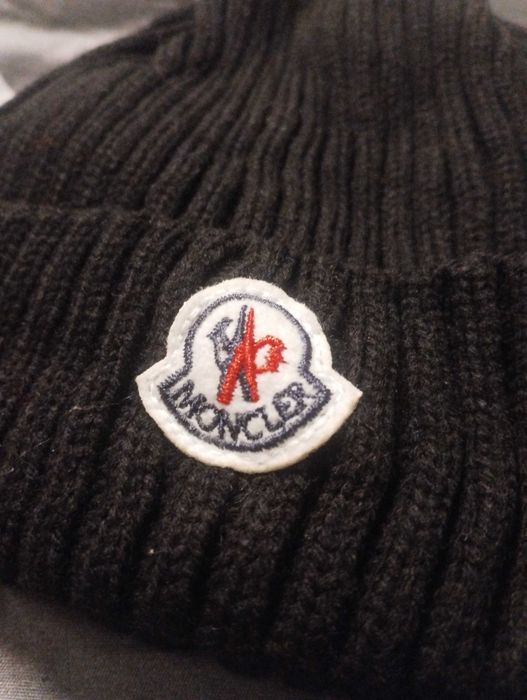 Căciulă moncler neagra