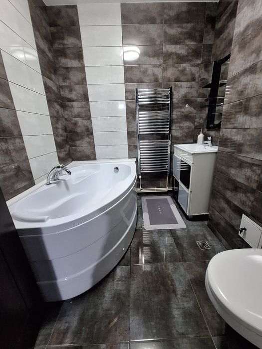 Închiriez apartament 2 camere! B-dul Dacia Bl M3