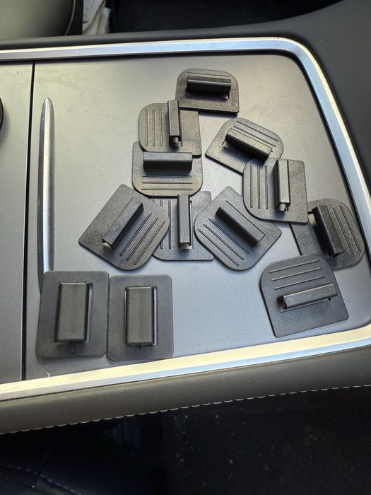 Сенник за Tesla Model Y