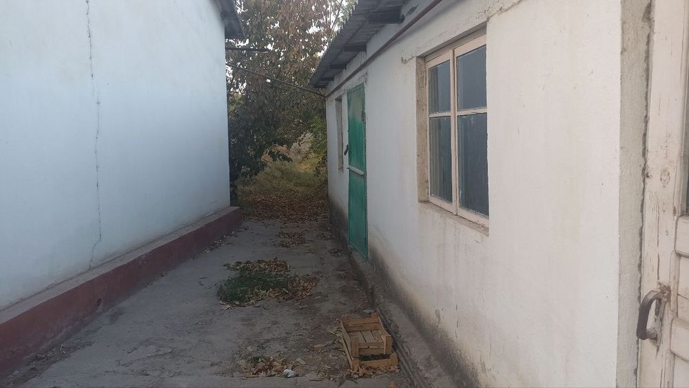 Дом продаётся 20 соток 4комната,гараж,времянка