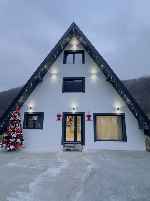 Inchiriez cabana libera de Crăciun