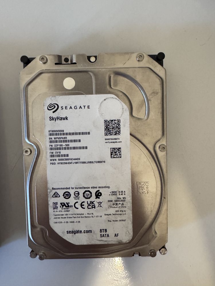 Жесткий диск WD Purple 10TB и Seagate 8TB для видеонаблюдения