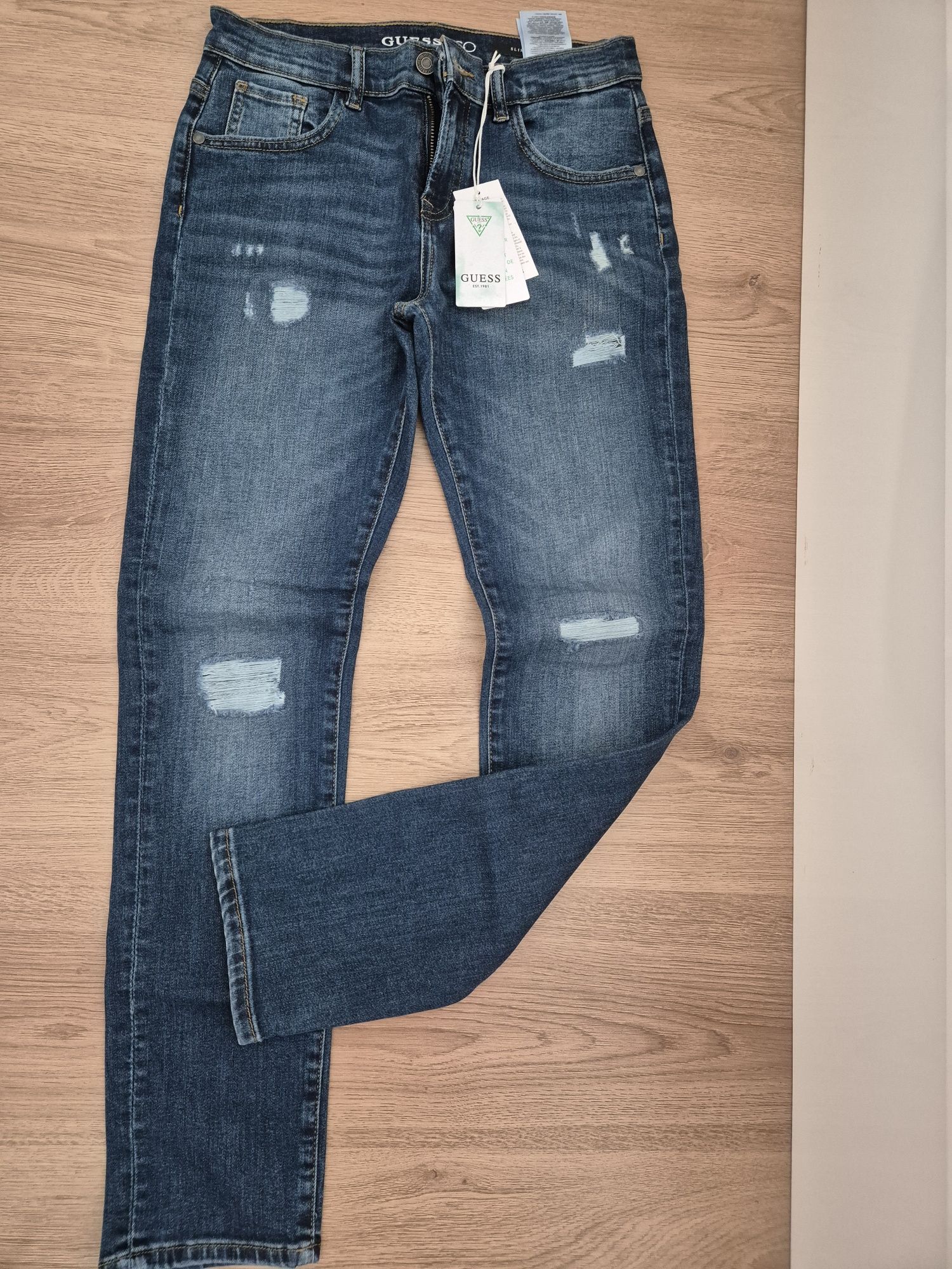 Дънки на Guess юноши