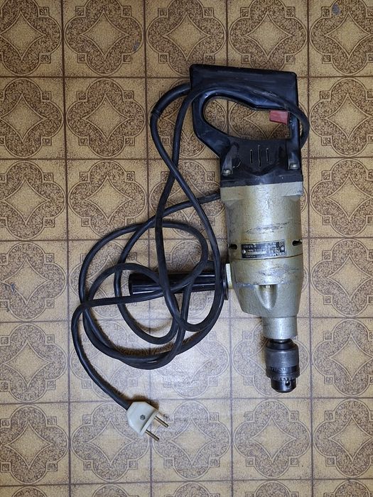 Польская мощная дрель.