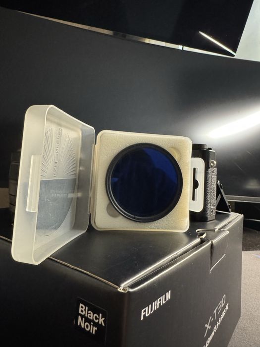 Fujifilm XT-30 I + Obiective 15-45 f3.5 + Vitrox 56mm F1.4 + accesorii