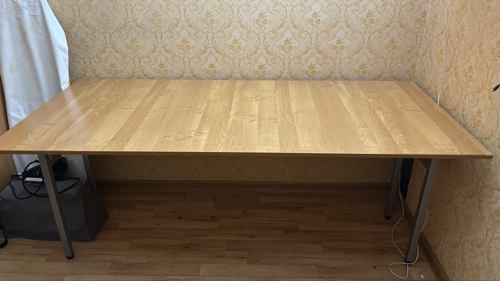Стол складной.