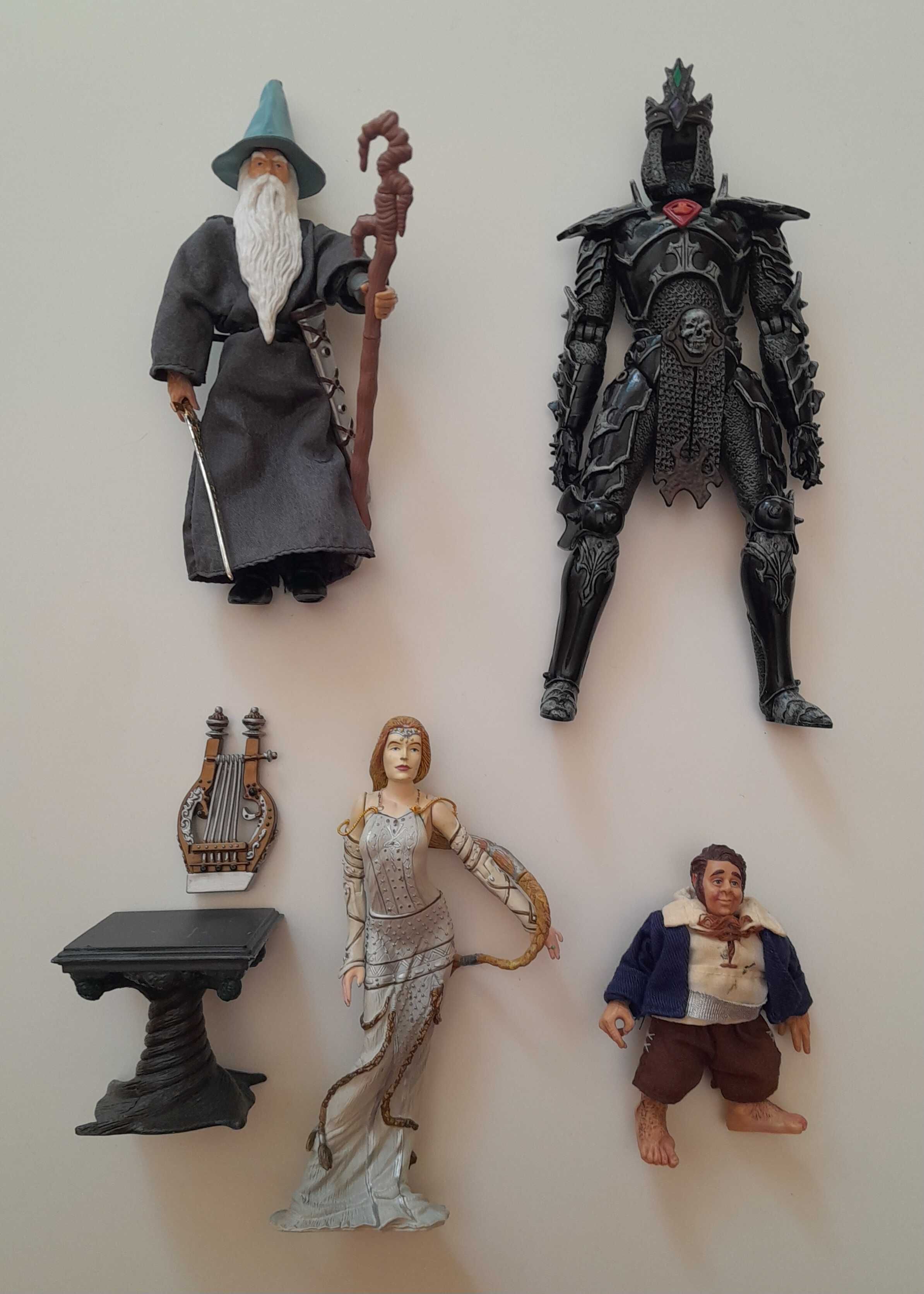 Gandalf Galadriel Ringwraith Frodo Action Figures Toy Vault LotR