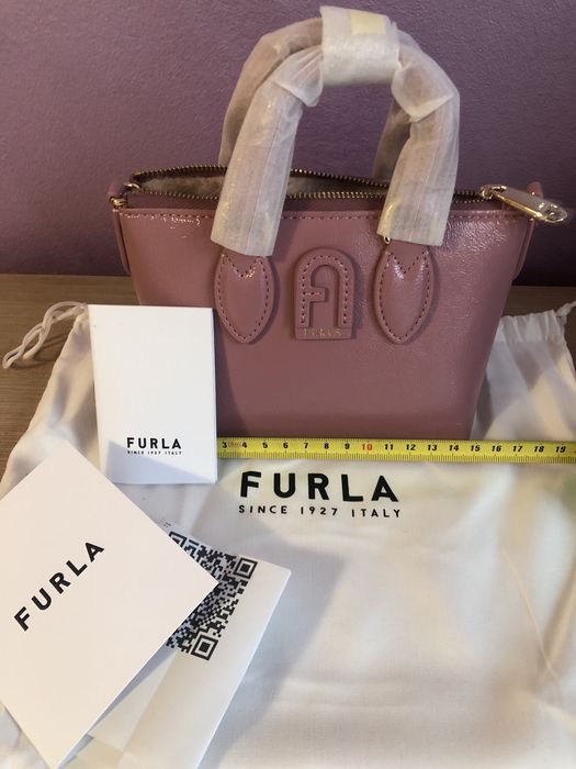 Furla-нова с етикет, противопрахова и хартиен плик