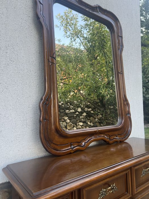 Comoda hol cu statuete si oglinda !