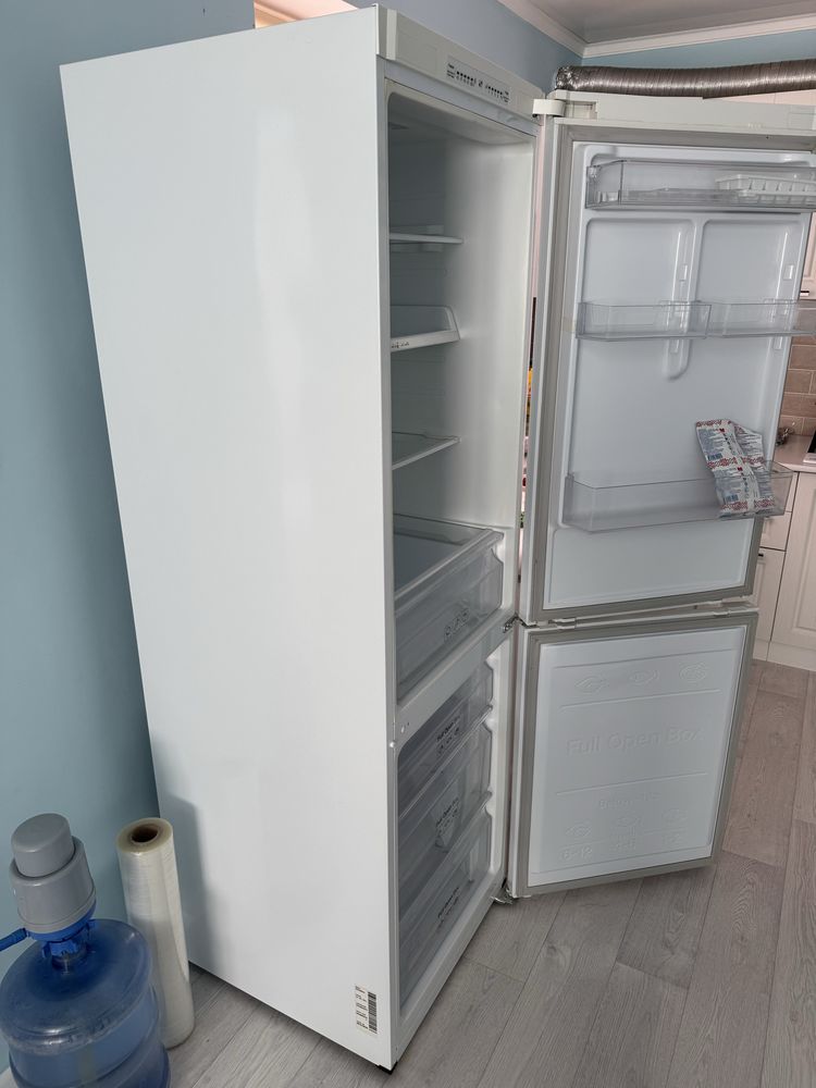 Срочно продам холодильник в идеальном состоянии