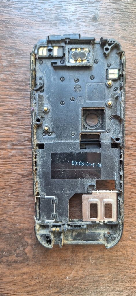 Nokia 6233 sredniy Chasti va Nokia N73 Ko'rpus