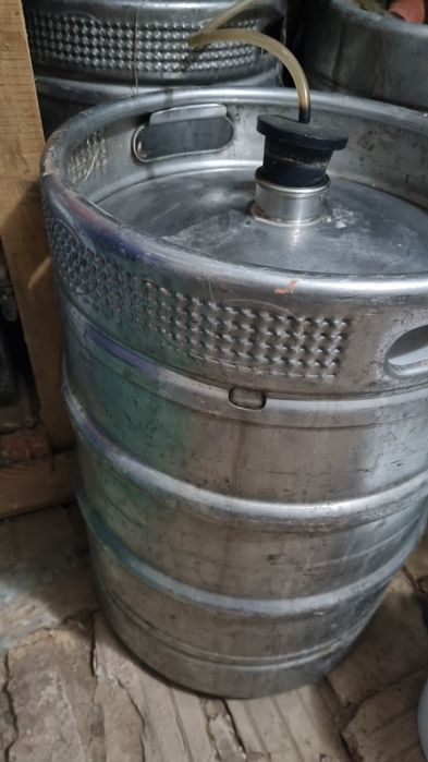 Vând butoi inox 50litri
