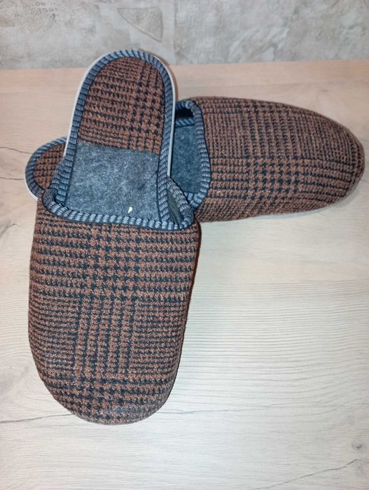 Домашни чехли № 42 и № 44