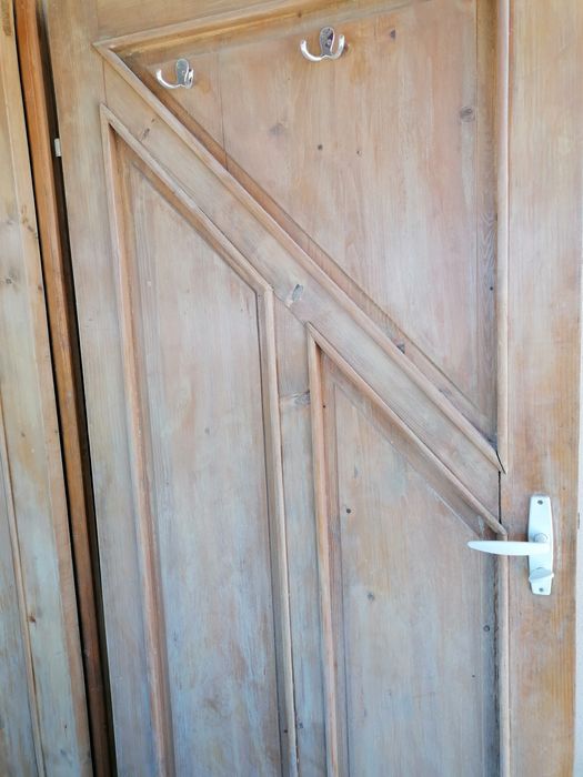 Vând uși de interior lemn masiv