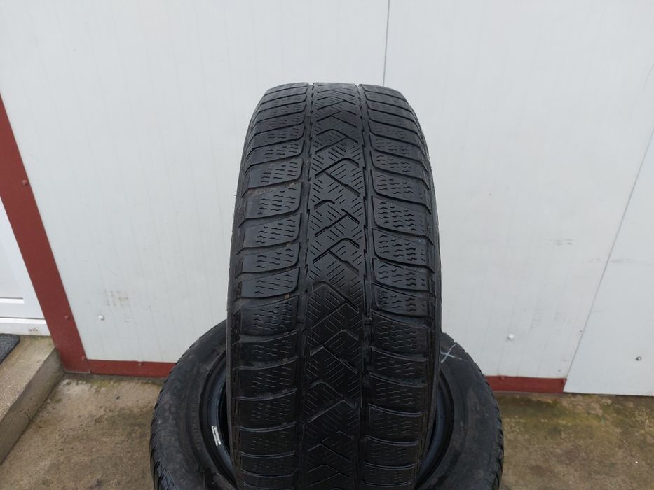 75 lei bucata! Set anvelope M+S/IARNA 205 60 16 Pirelli
