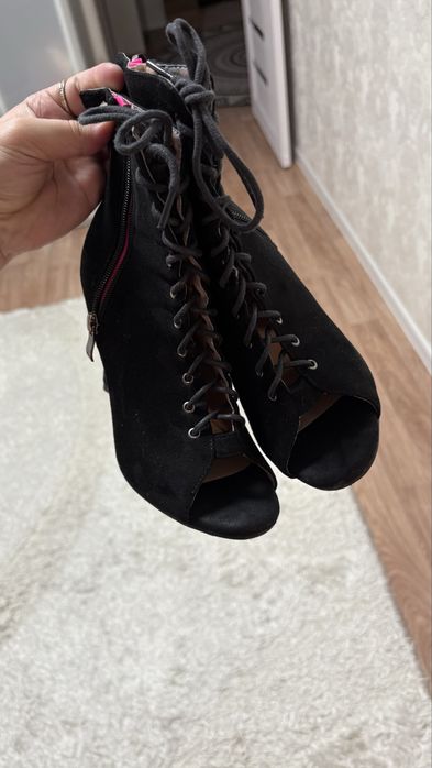 Туфли high heels
