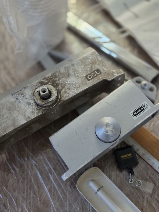 Amortizor/brat hidraulic usa,inchizator usa