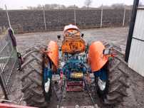 Tractor Fiat 411.