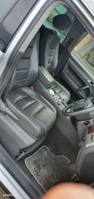 Dezmembrez Vw Touareg motor 2.5 tdi an 2006 tip motor BAC 128 kw 174 cp interior complet din piele scaun sofer bancheta spate plafon interior palasolar furtun intercooler turbo turbina turbosuflanta carcasa filtru aer debitmetru aer dezmembrari piese auto