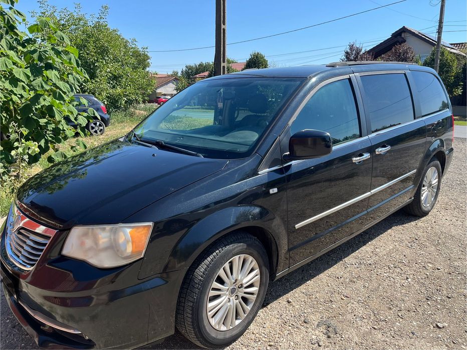 minibus Lancia Voyager 7 locuri