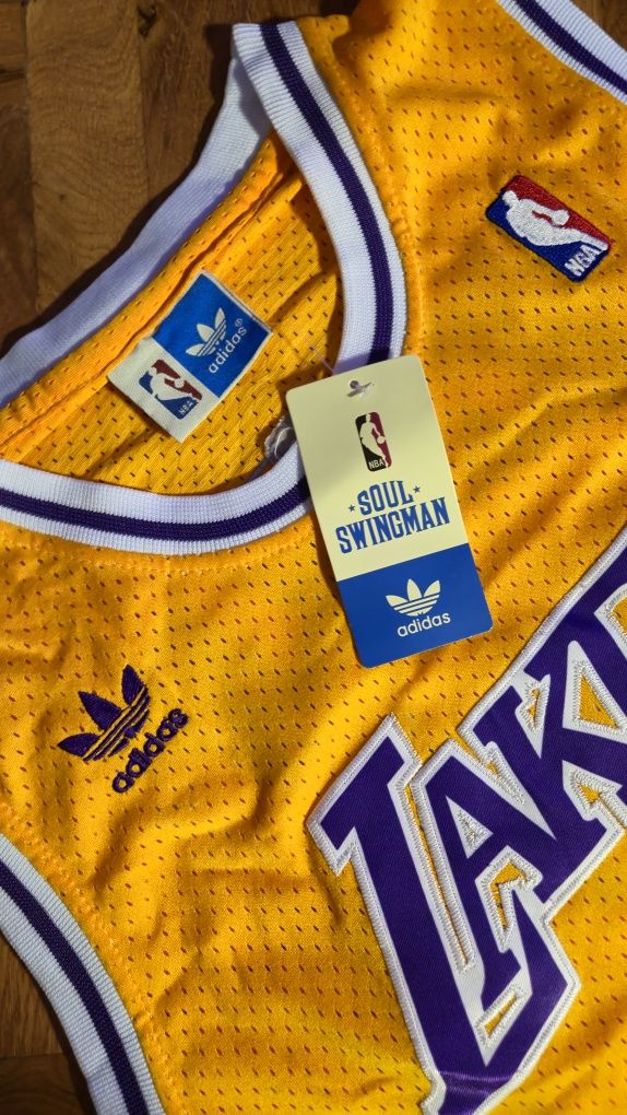 NBA Lakers потник