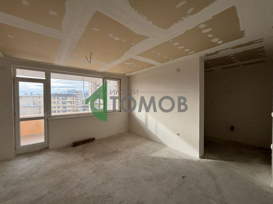 Топъл и просторен тристаен апартамент в кв. Самара 3