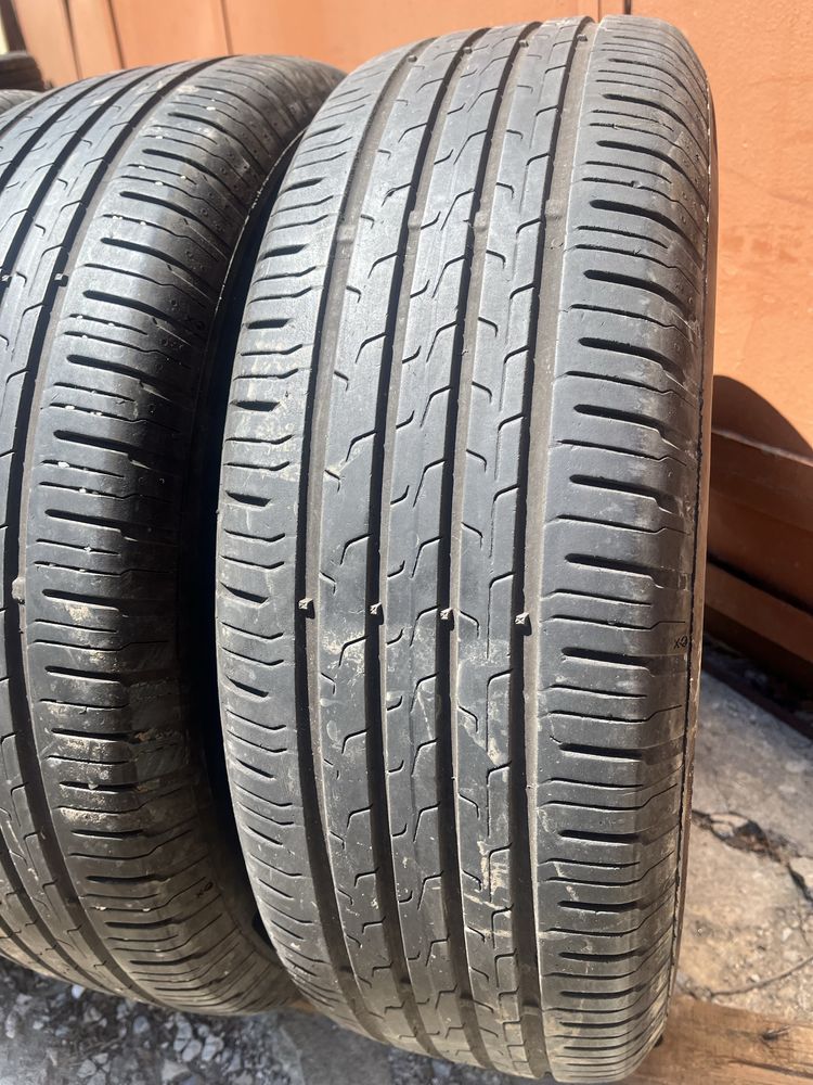 4 бр. летни гуми 215/65/16 Continental DOT 3721 4 mm