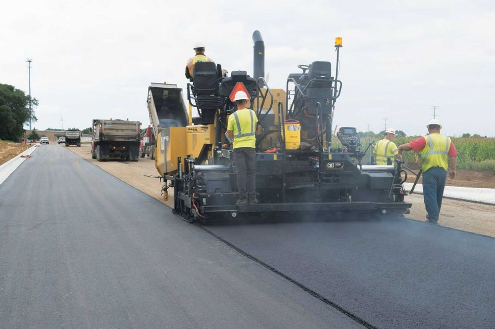 Гусеничный асфальтоукладчик CAT [AP 655F] 6-8м