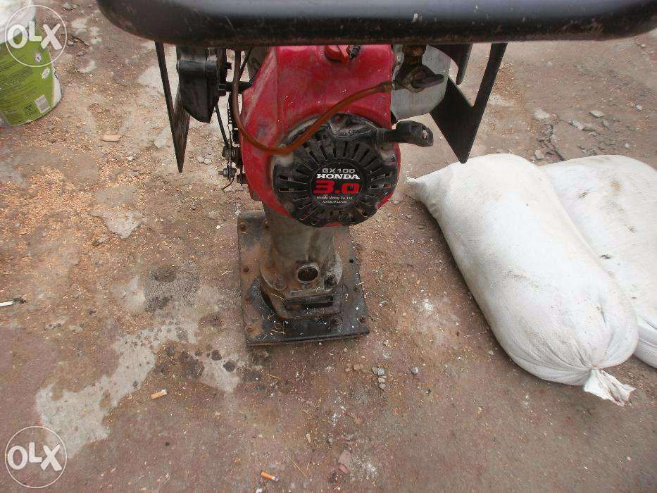 Inchiriez Mai Compactor
