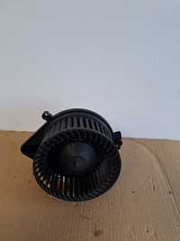 Ventilator habitaclu audi a4 b7 - cod  8e1820021e