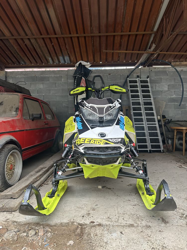 Ski Doo 850 Free ride