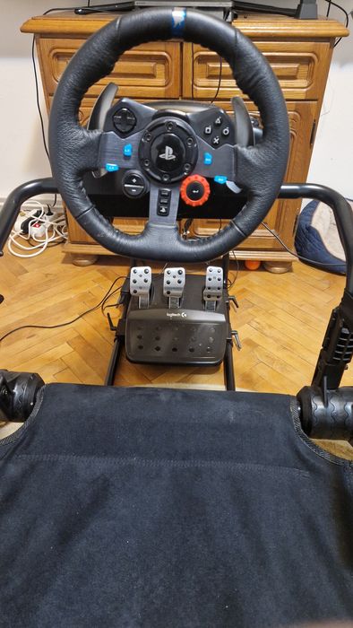 Cockpit Next Level Racing + volan, pedale,achimbator logitech
