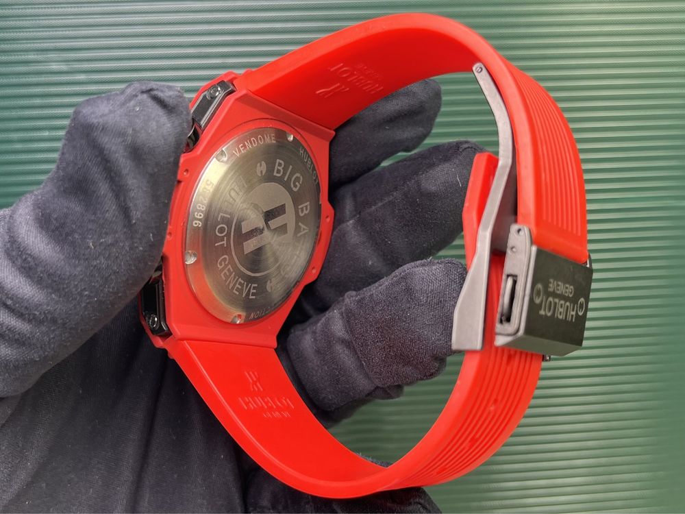 Червен Часовник Hublot