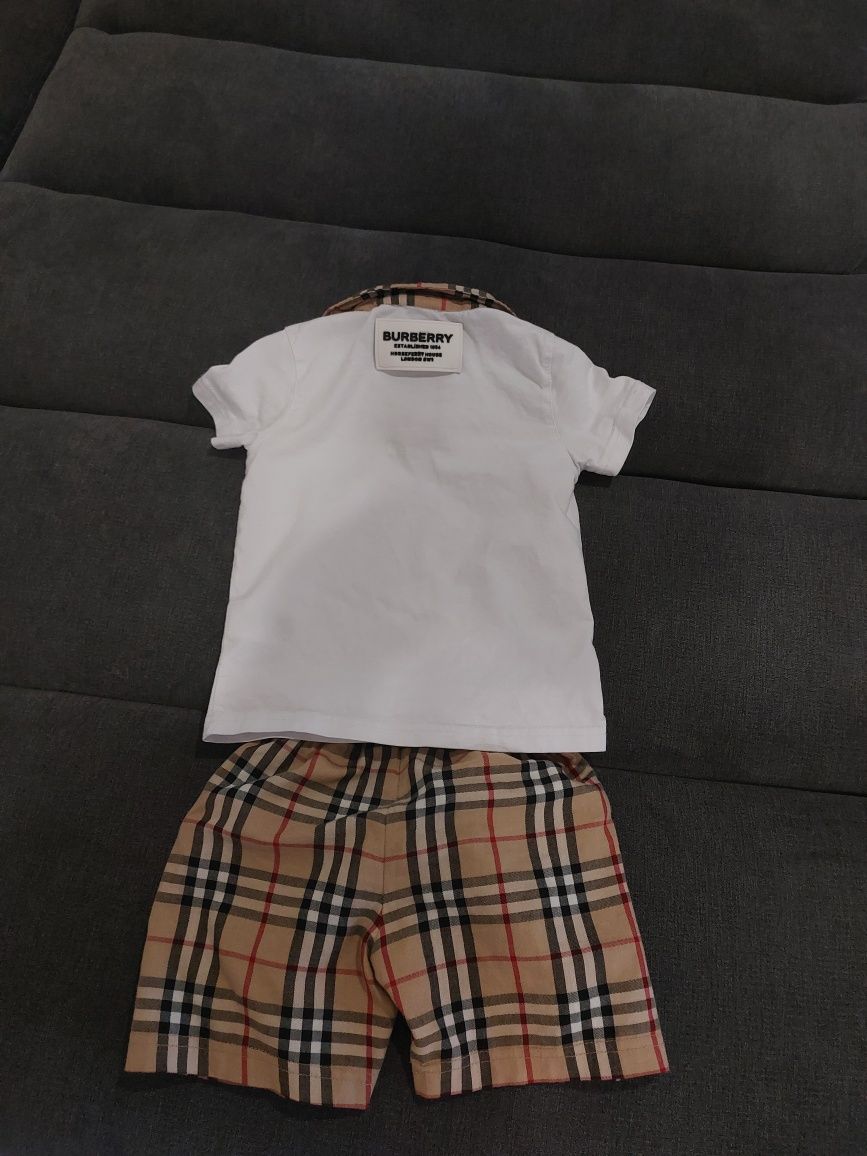 Продавам бебешки дрехи на Burberry и Jordan