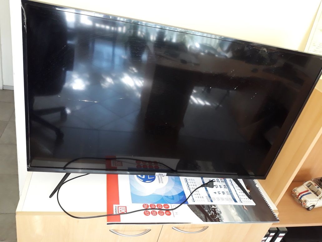 43"телевизор    TCL