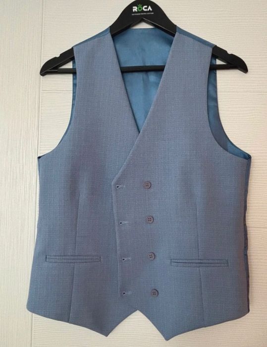 Costum albastru bărbătesc