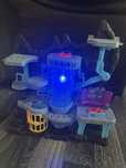 Set de joaca, Imaginext DC Super Friends, Celula lui Batman