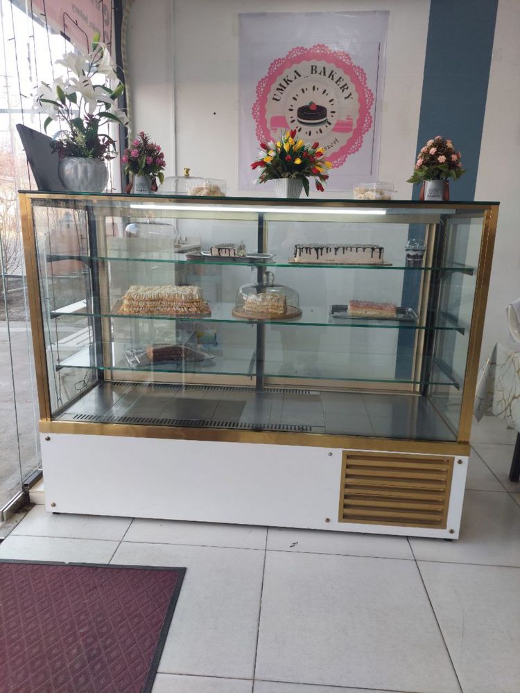 Витринный холодилник