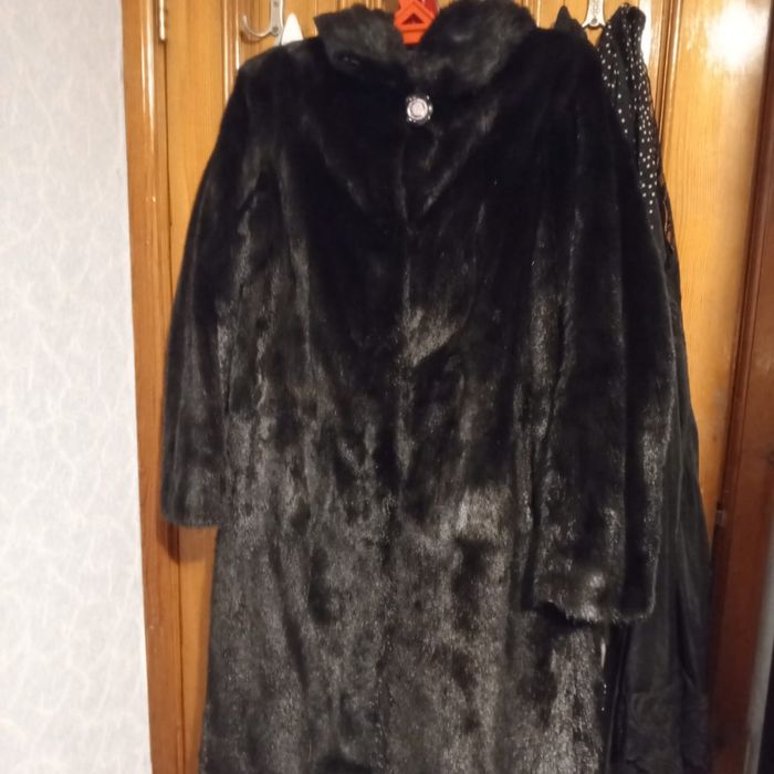 Продам Норковую шубу чёрный бриллиант 46-48р