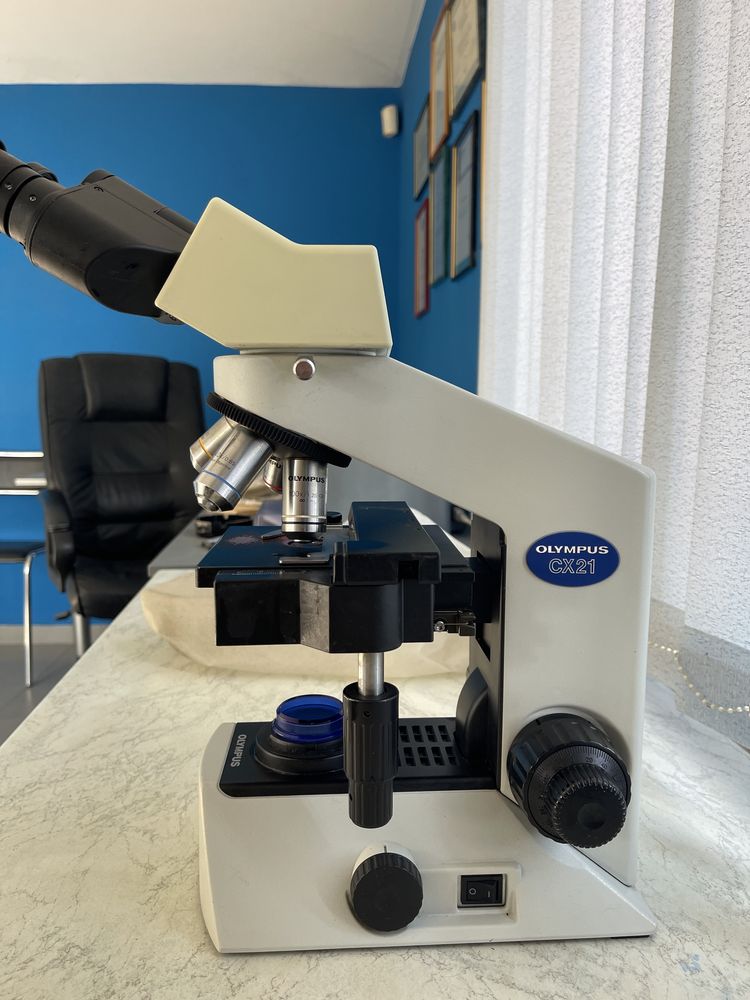 Olimpus CX21 microscope